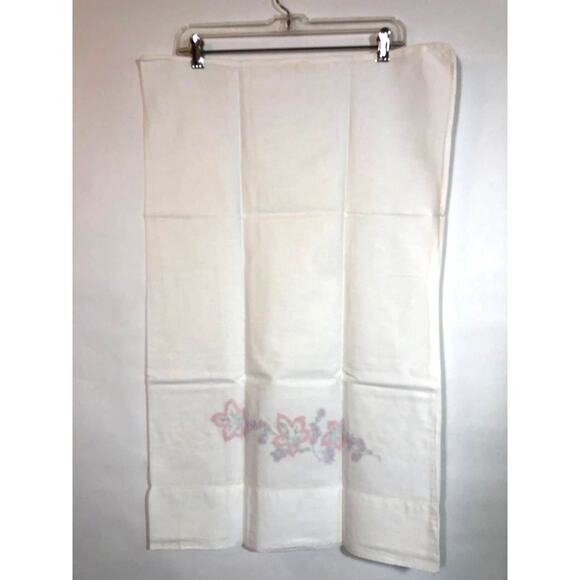 Vintage Pillowcase Set Embroidered Flowers Leaves Boho 19 x 30 Queen White - Picture 10 of 13